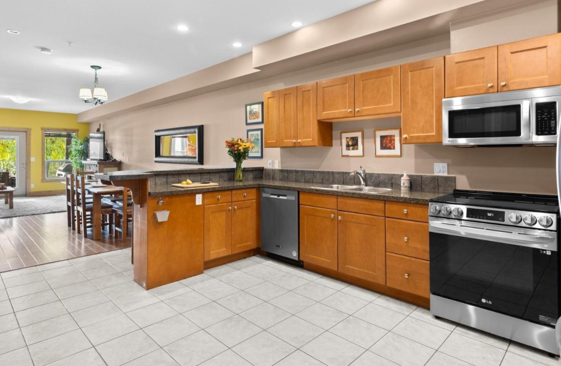 #104 – 5401 Lakeshore Drive